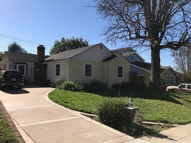 1st image of 526 Cambridge Dr