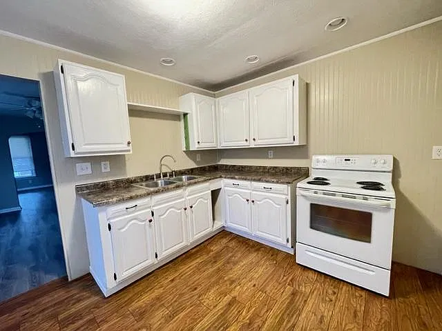 2 bed, 985 sqft, $835 — Photo 2