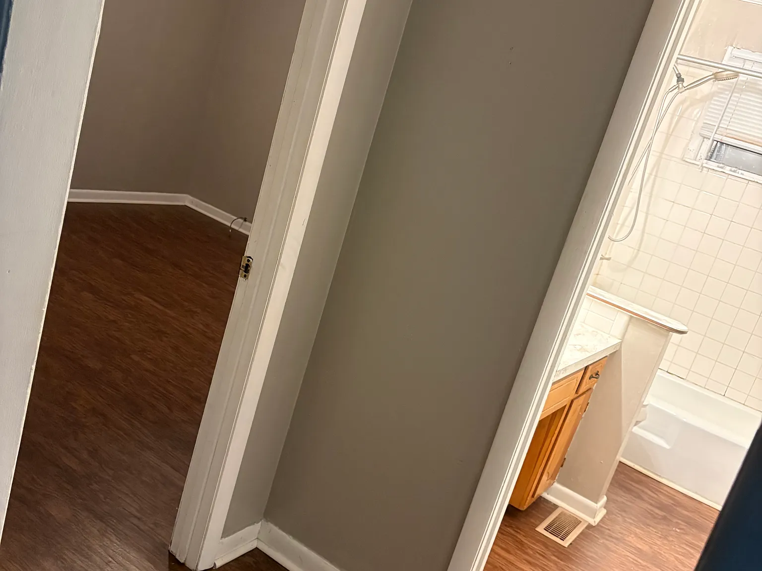 2 bed, 700 sqft, $1,250 — Photo 3