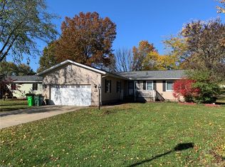 641 Mesa Verde Dr, Barberton, OH