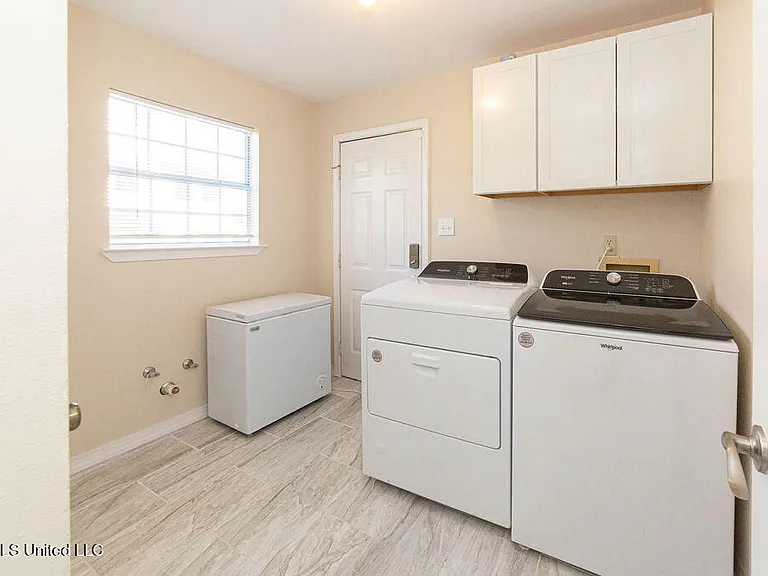 114 Menge Ave — Photo 26