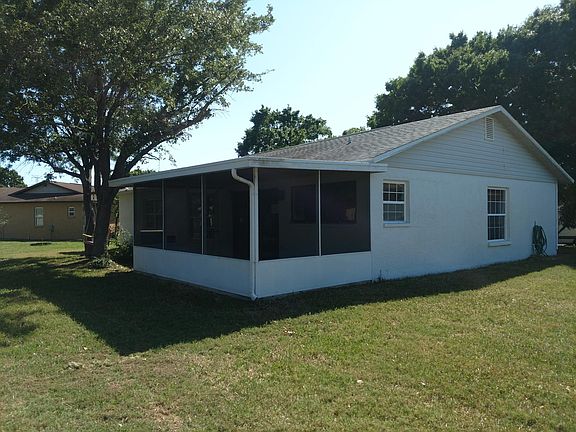 Large screened in back porch