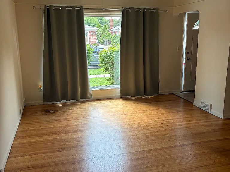 8949 Fox Ave — Photo 5