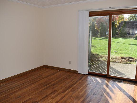 2nd image of 4809 Nugent Dr