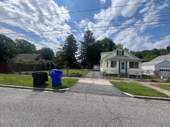 104 Balis St, Springfield, MA 01109