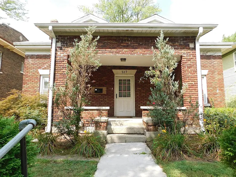 517 N Fess Ave — Photo 1