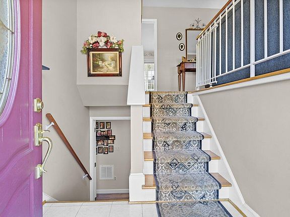 5th image of 6004 Old Manor Ct