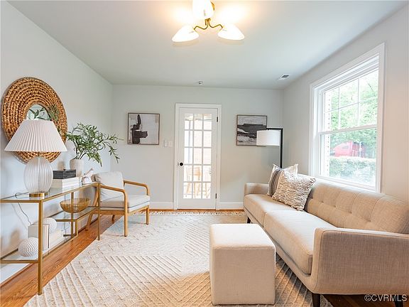 4th image of 105 Winber Dr