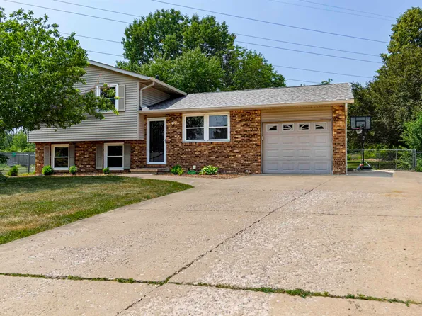 1933 Country Fair Dr, Washington, IL 61571
