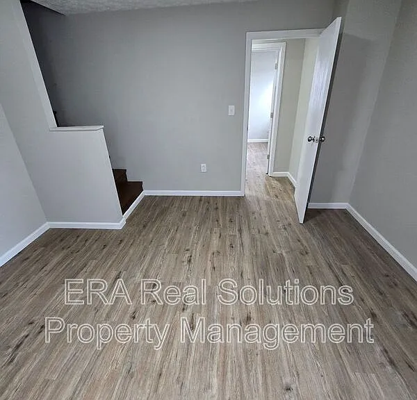 162 Wisconsin Ave — Photo 8