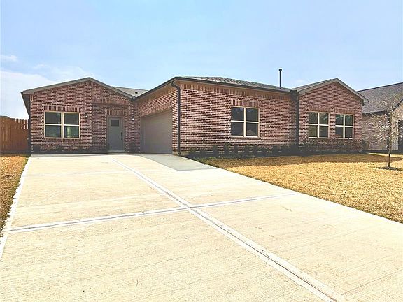 3rd image of 2615 Piemonte Avenue Cir
