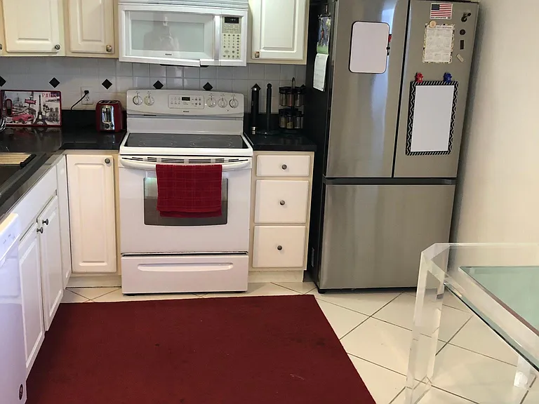 2400 NE 1st Ln #201 — Photo 7