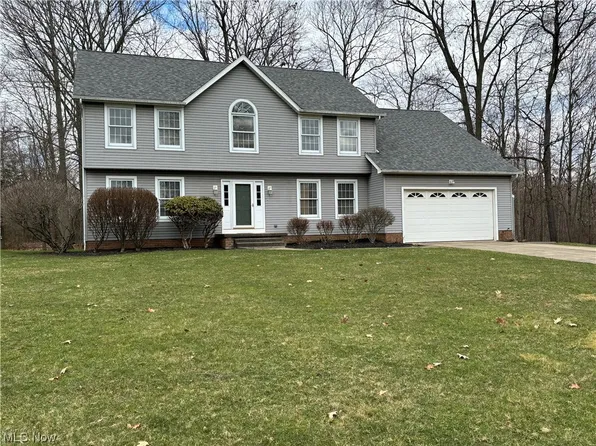 2059 Burning Tree Ln, Youngstown, OH 44505