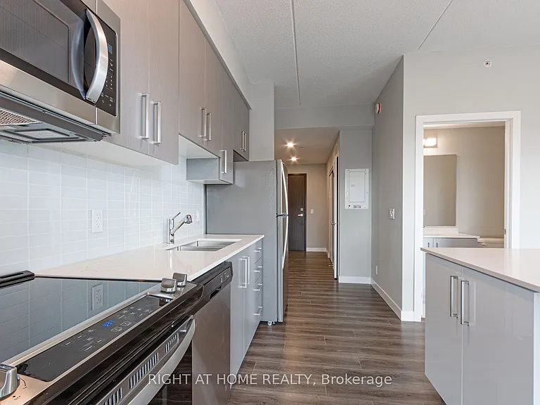 15 Queen St S #1014 — Photo 15