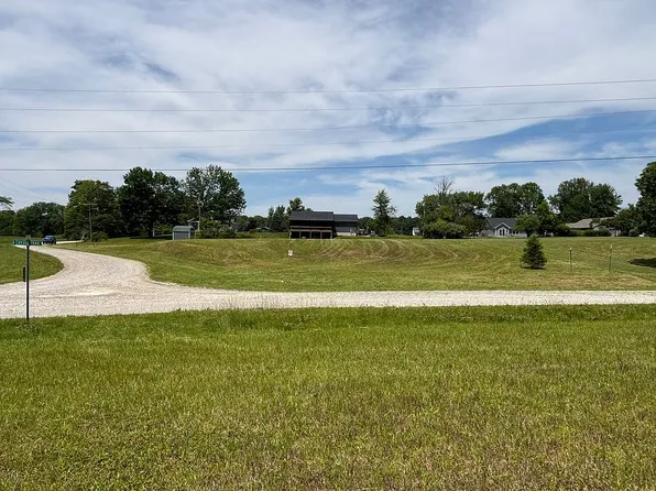 1612 N Makah Trl, Greensburg, IN 47240