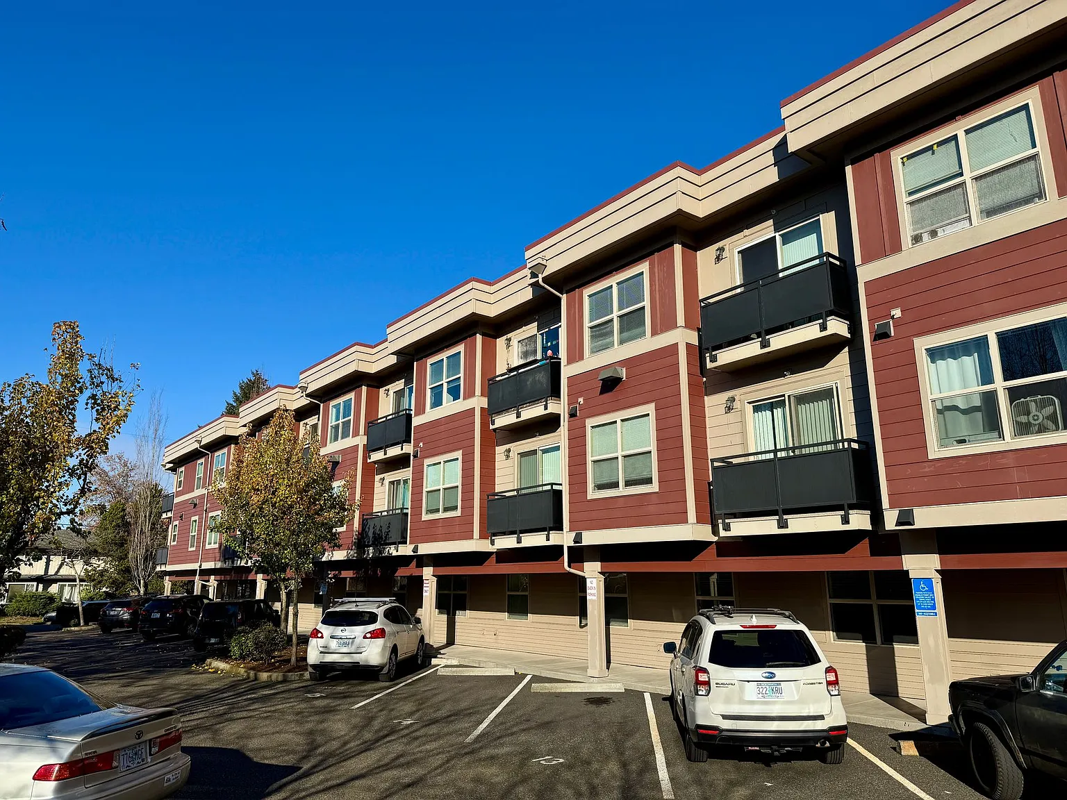 Louis York Apartments — Photo 1