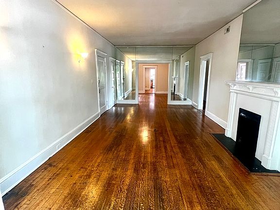 2nd image of 2800 Monument Ave APT 4