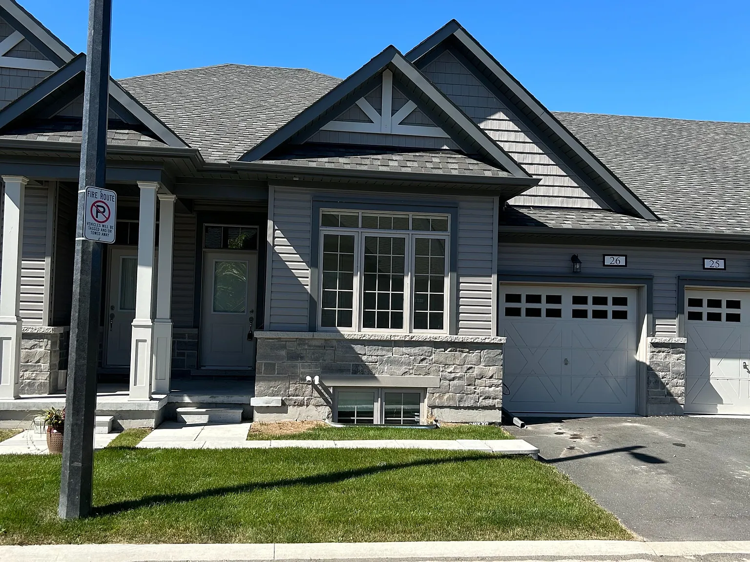 4 bed, $2,800 — Photo 1