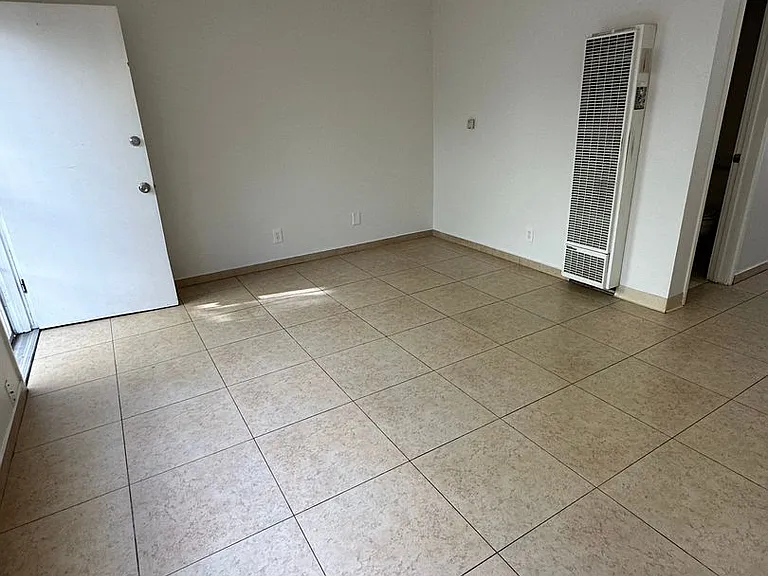 7918 Bright Ave #A — Photo 4