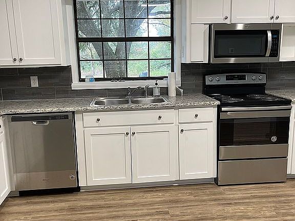 New appliances/granite