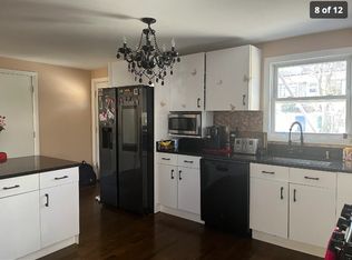 52 Troy Ln, Waban, MA 02468