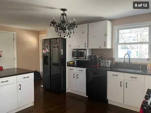52 Troy Ln, Waban, MA