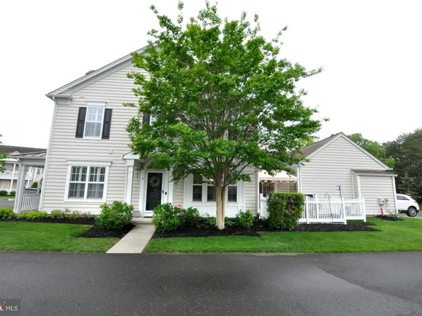4 Milford Cir, Voorhees, NJ 08043