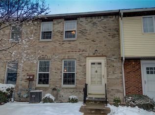 190 Stepping Stone Ln, Orchard Park, NY 14127