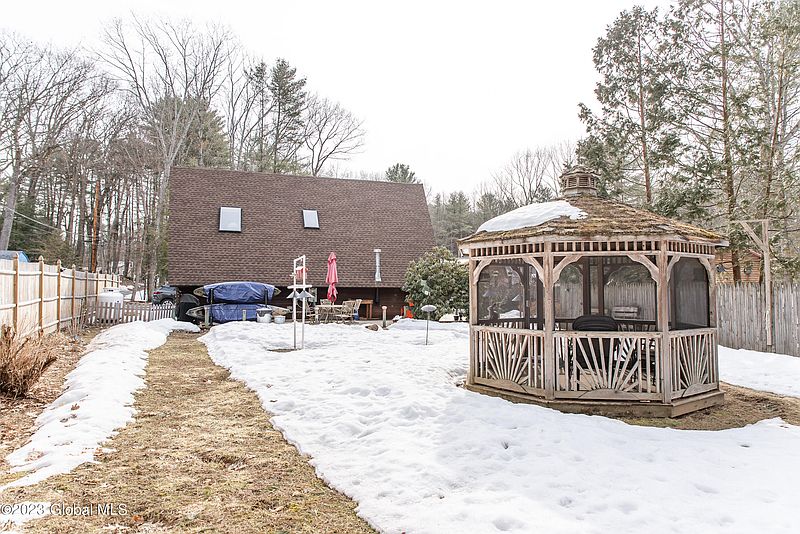 2nd image of 6024 Sunnyside Road