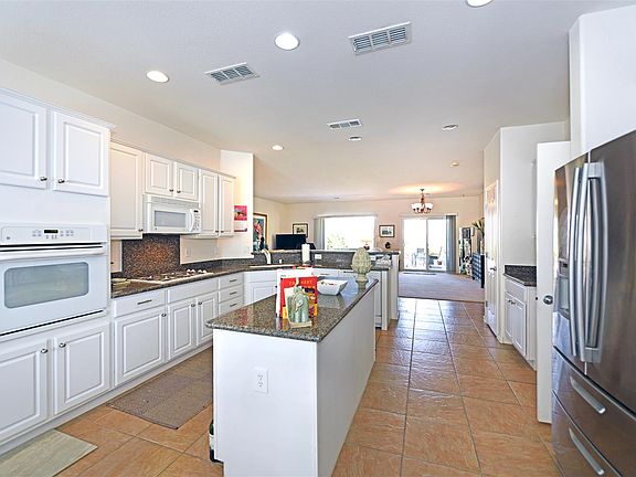 Large Island in Kitchen
