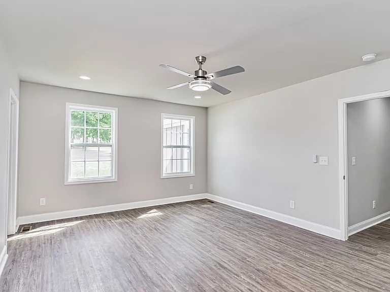 115 Sterling St — Photo 13