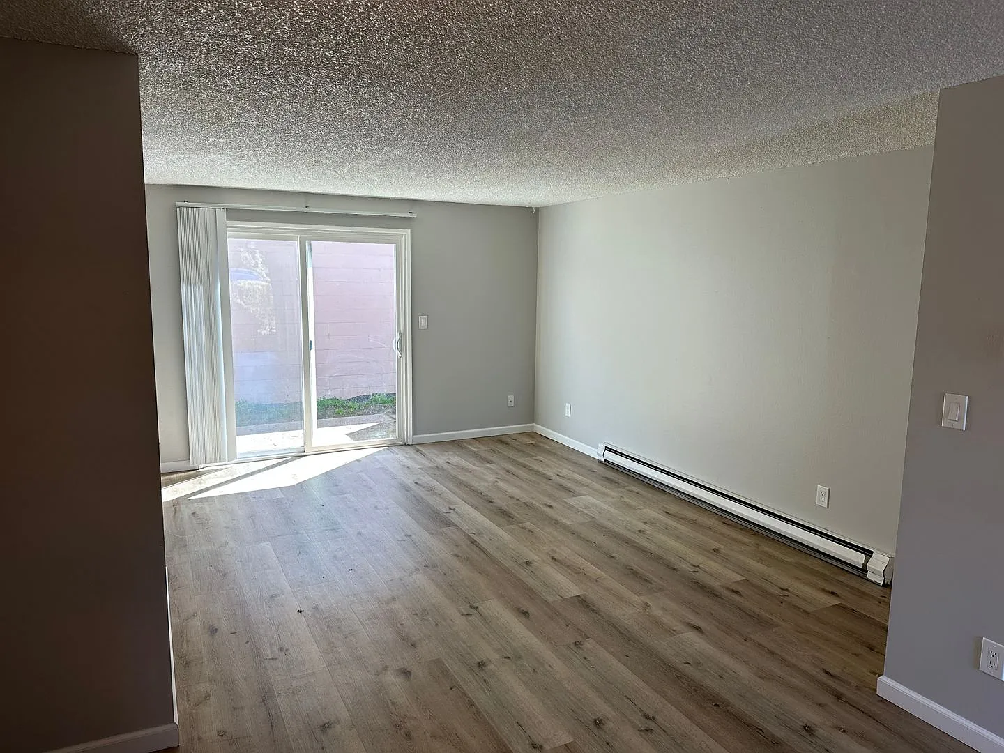Ellendale Apartments — Photo 1