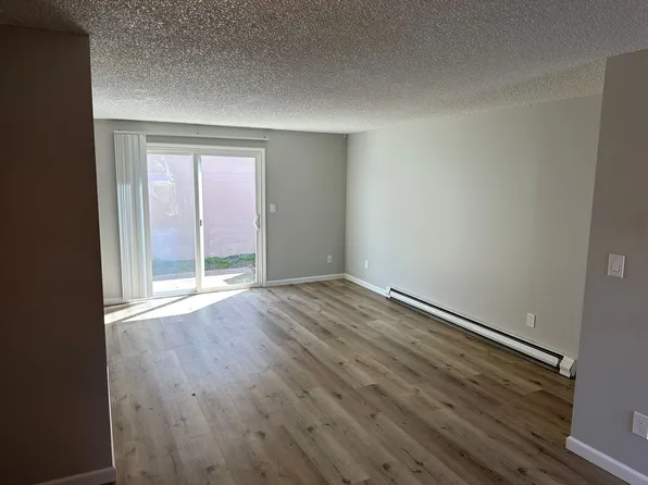 Ellendale Apartments, 472 E Ellendale Ave #6, Dallas, OR 97338