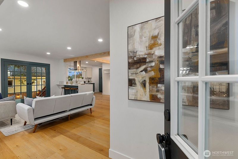 4th image of 512 NW 44th Street