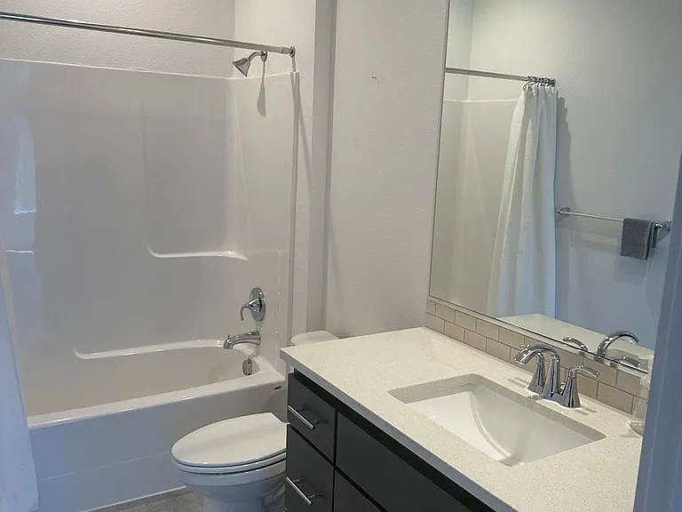 874 NE Trillium Dr — Photo 7
