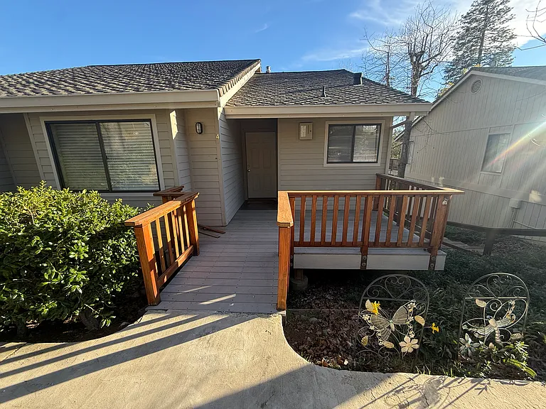 504 Dogwood Dr #4 — Photo 5