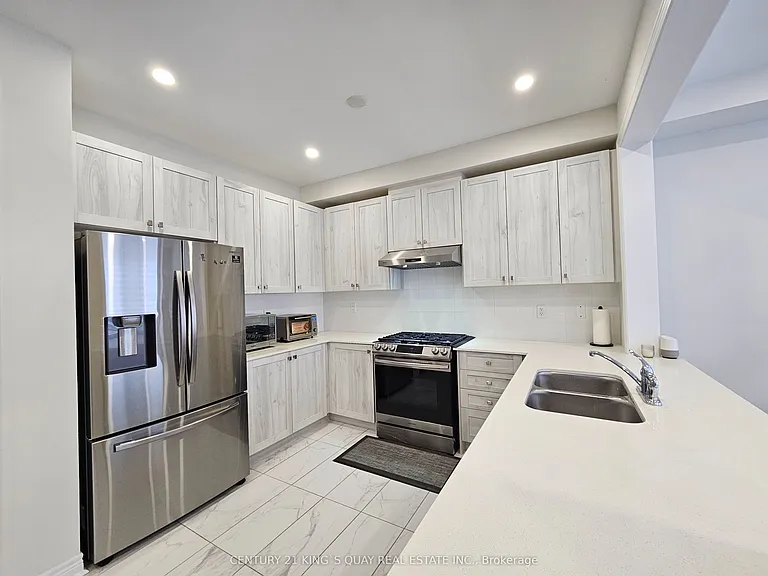 39 Ducharme Dr — Photo 7