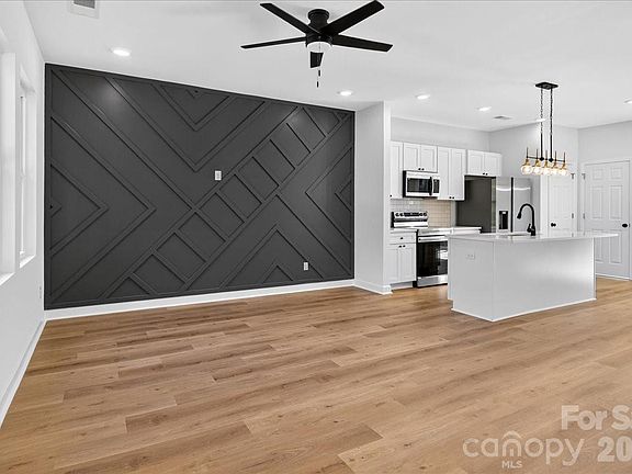 3rd image of 2108 Moose Rd