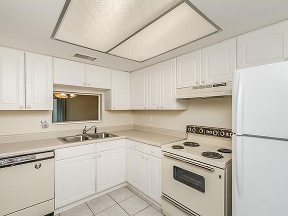 3rd image of 2465 Northside Dr APT 1607