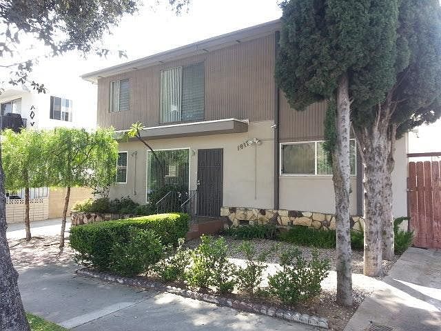 2nd image of 1017 N Laurel Ave APT 3