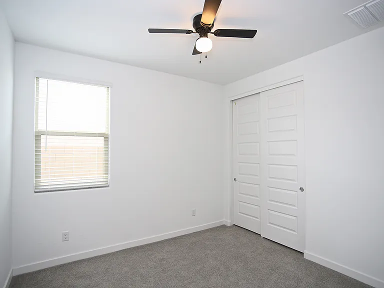 2250 E Kelly Dr — Photo 17