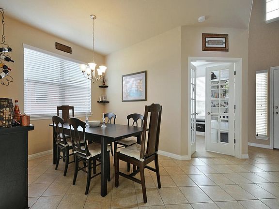 5th image of 1061 Sussex Way