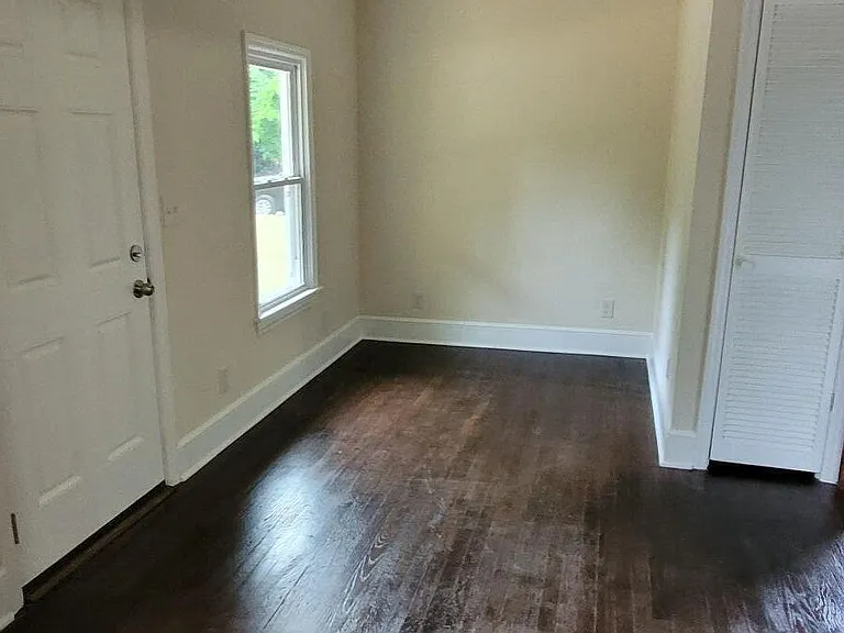 134 Zachmann St — Photo 5