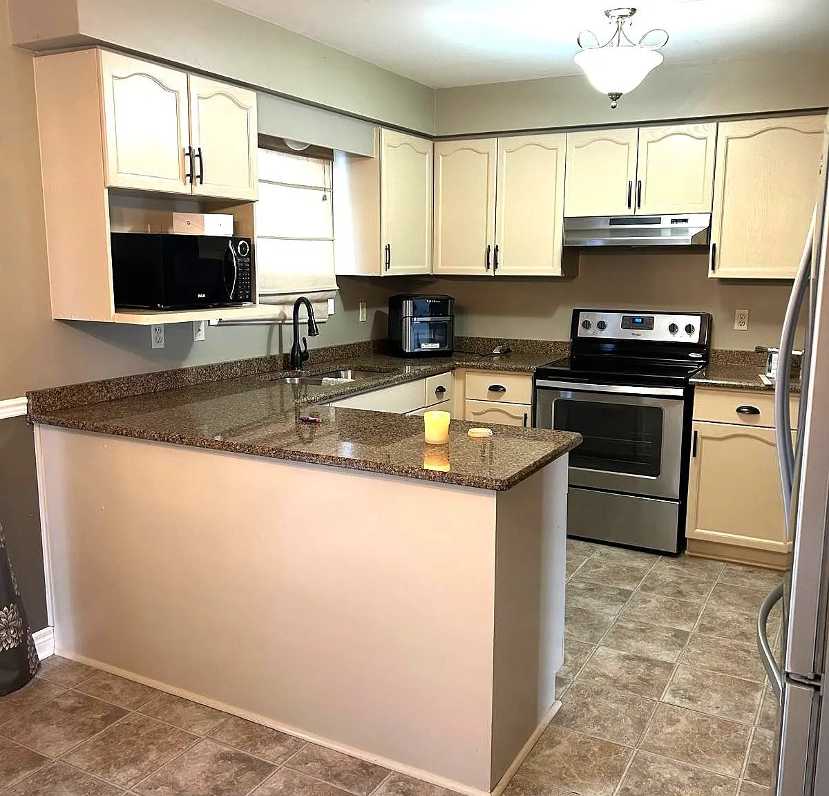 3 bed, $2,300 — Photo 4