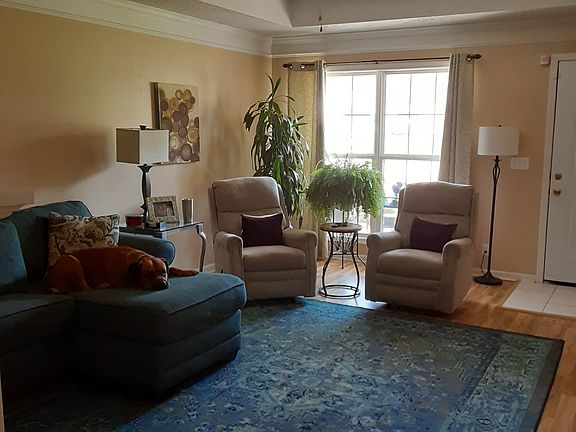 3rd image of 1507 Barrywood Cir W