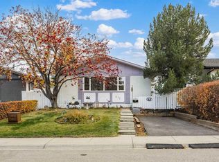 272 N Huntington Close NE, Calgary, AB T2K 5B3