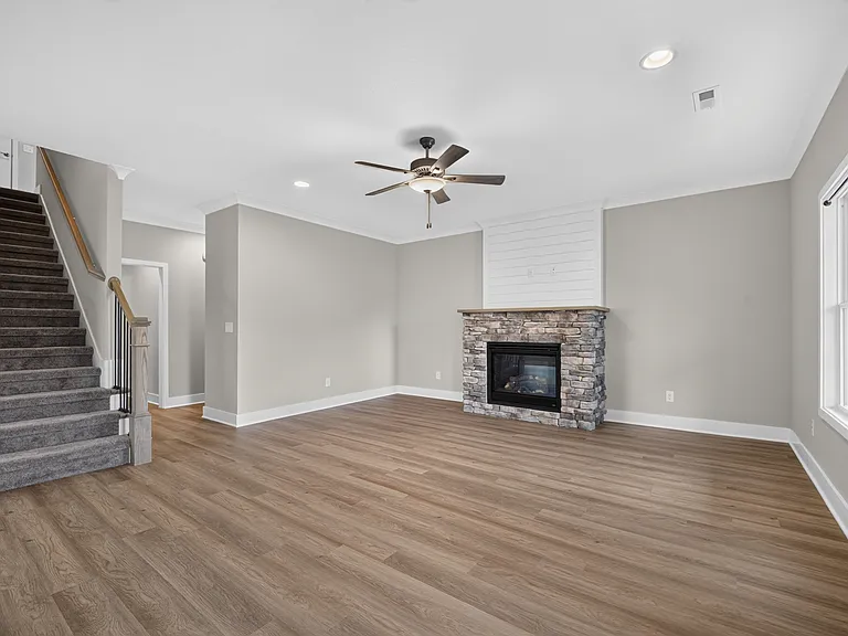 104 Thornberry Rd — Photo 14