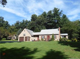 26 Bolleswood Ln, Avon, CT 06001