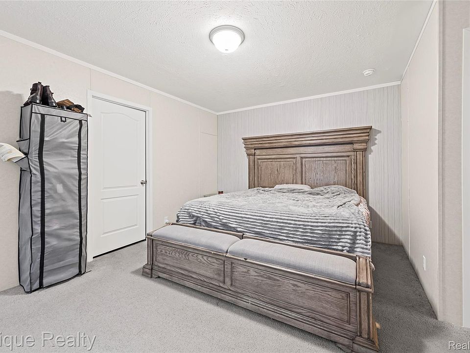 83 Elm Ave, photo 18