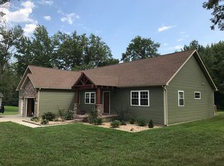 11902 Khoury League Rd, Marion, IL 62959